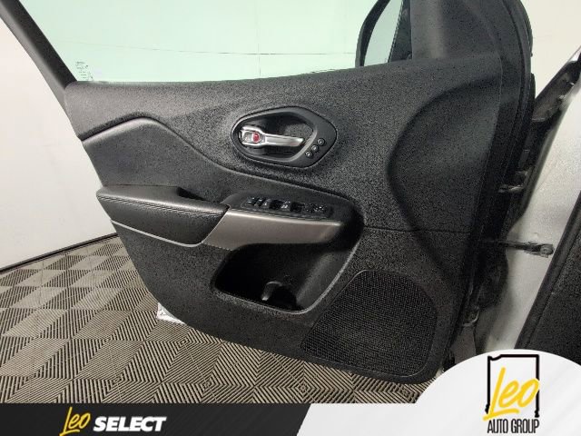 Used 2019 Jeep Cherokee Limited AWD/4WD image 21