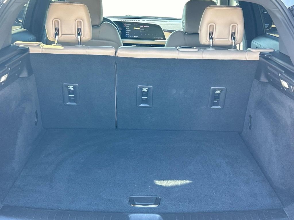 Certified 2024 Cadillac XT4 Luxury w/ Cold Weather Package image 12