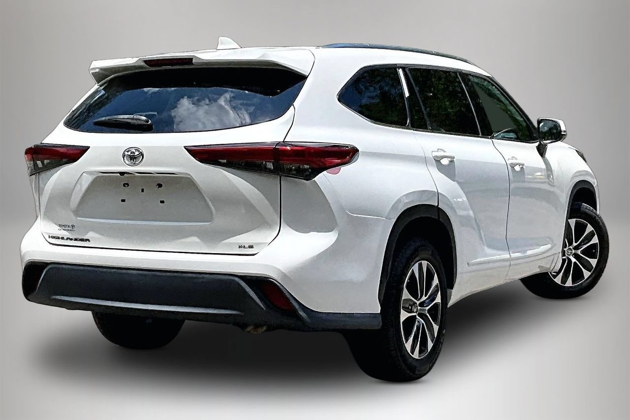 Used 2020 Toyota Highlander XLE FWD image 5
