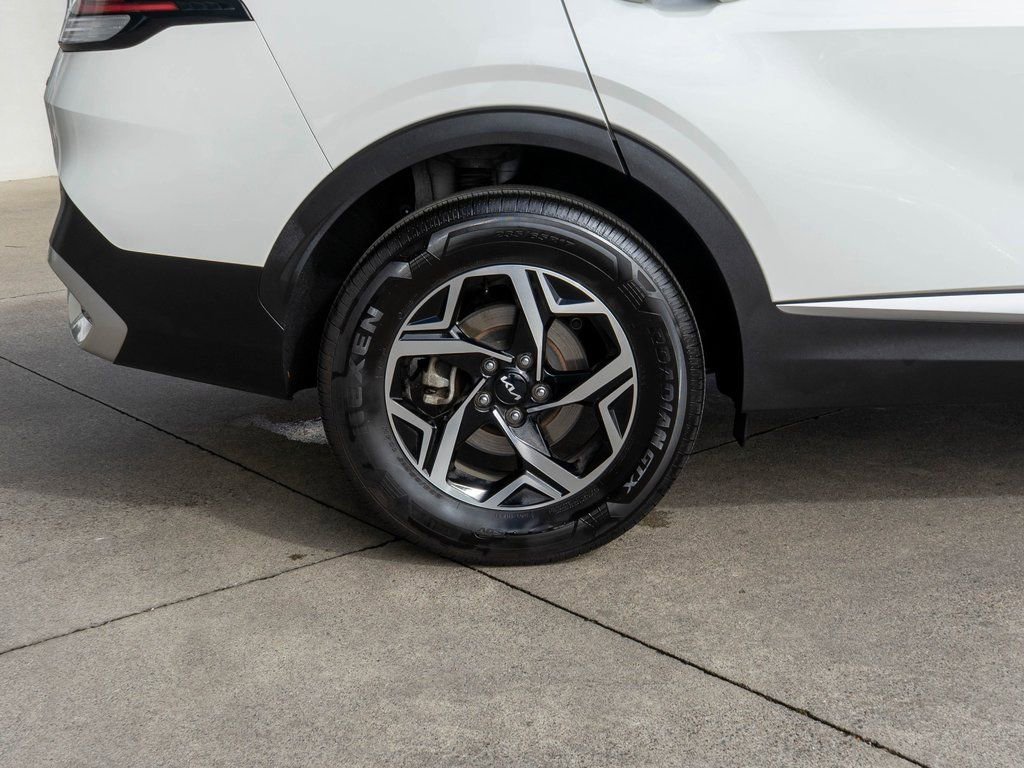 Certified 2025 Kia Sportage LX image 31