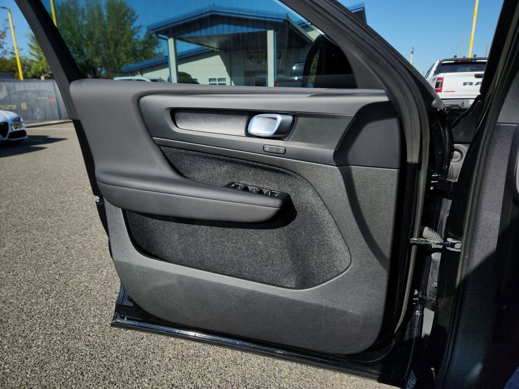 Used 2023 Volvo XC40 Recharge Plus AWD/4WD image 15
