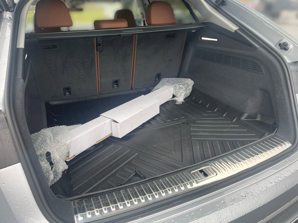 Used 2022 Audi Q8 Premium Plus image 14