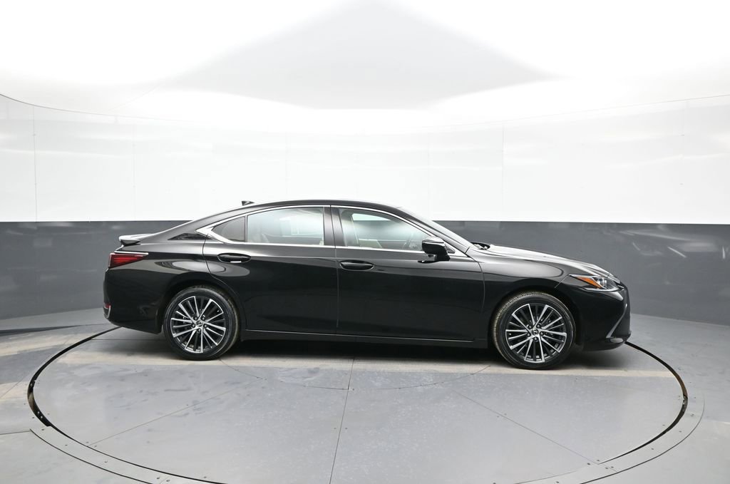 Used 2024 Lexus ES 300h w/ Premium Package FWD image 5