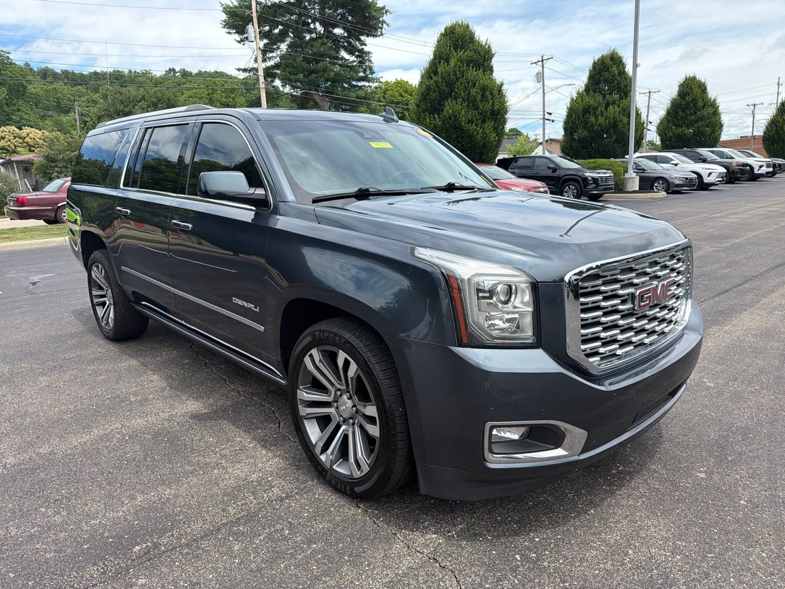 Used 2019 GMC Yukon XL Denali w/ Denali Ultimate Package AWD/4WD image 7