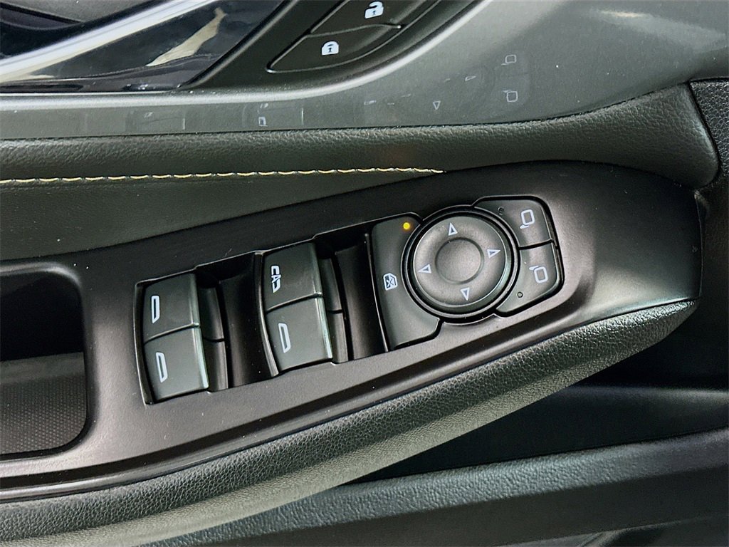 Used 2020 Chevrolet Traverse LT image 18