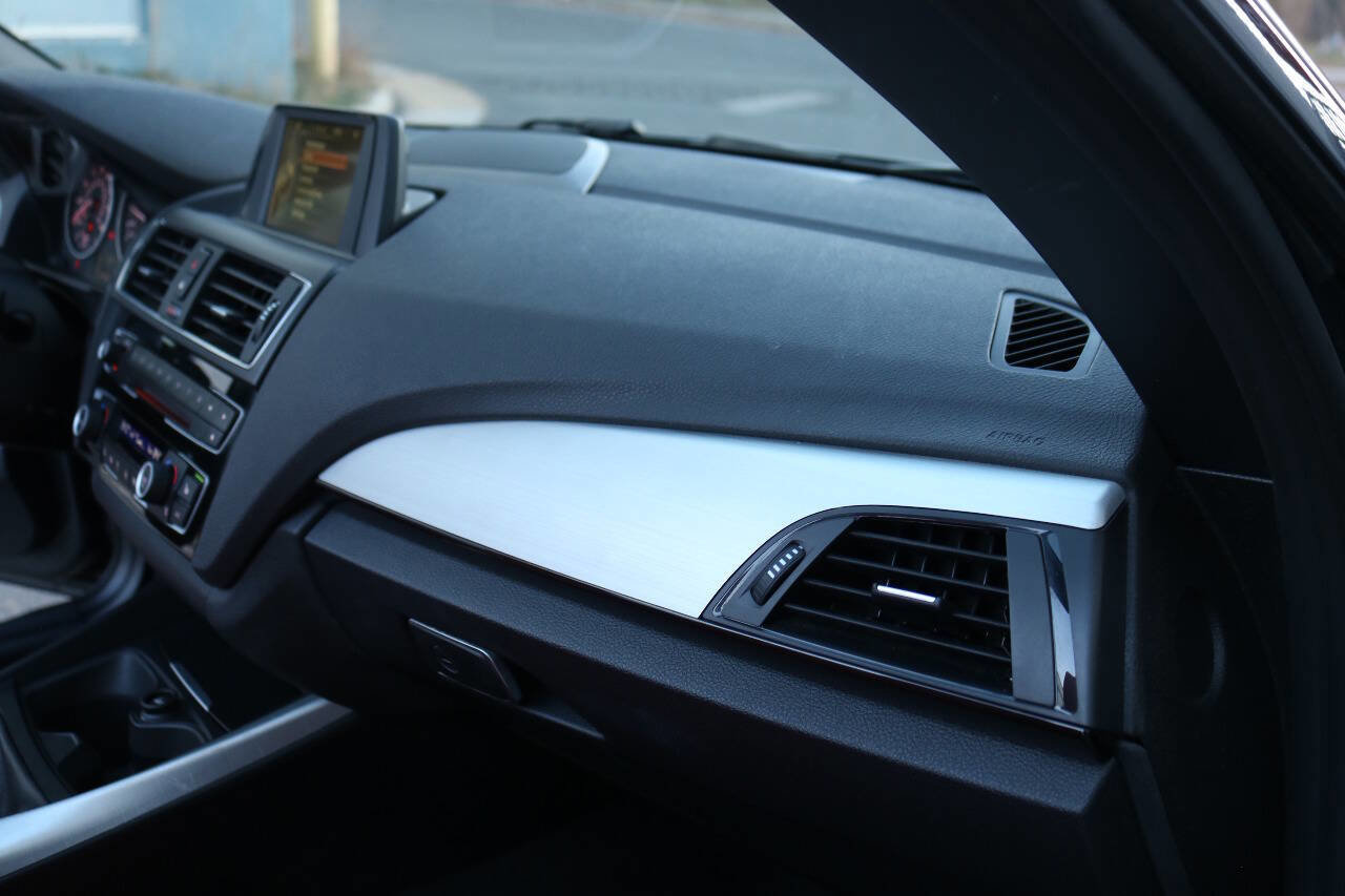 Used 2015 BMW M235i Convertible image 31