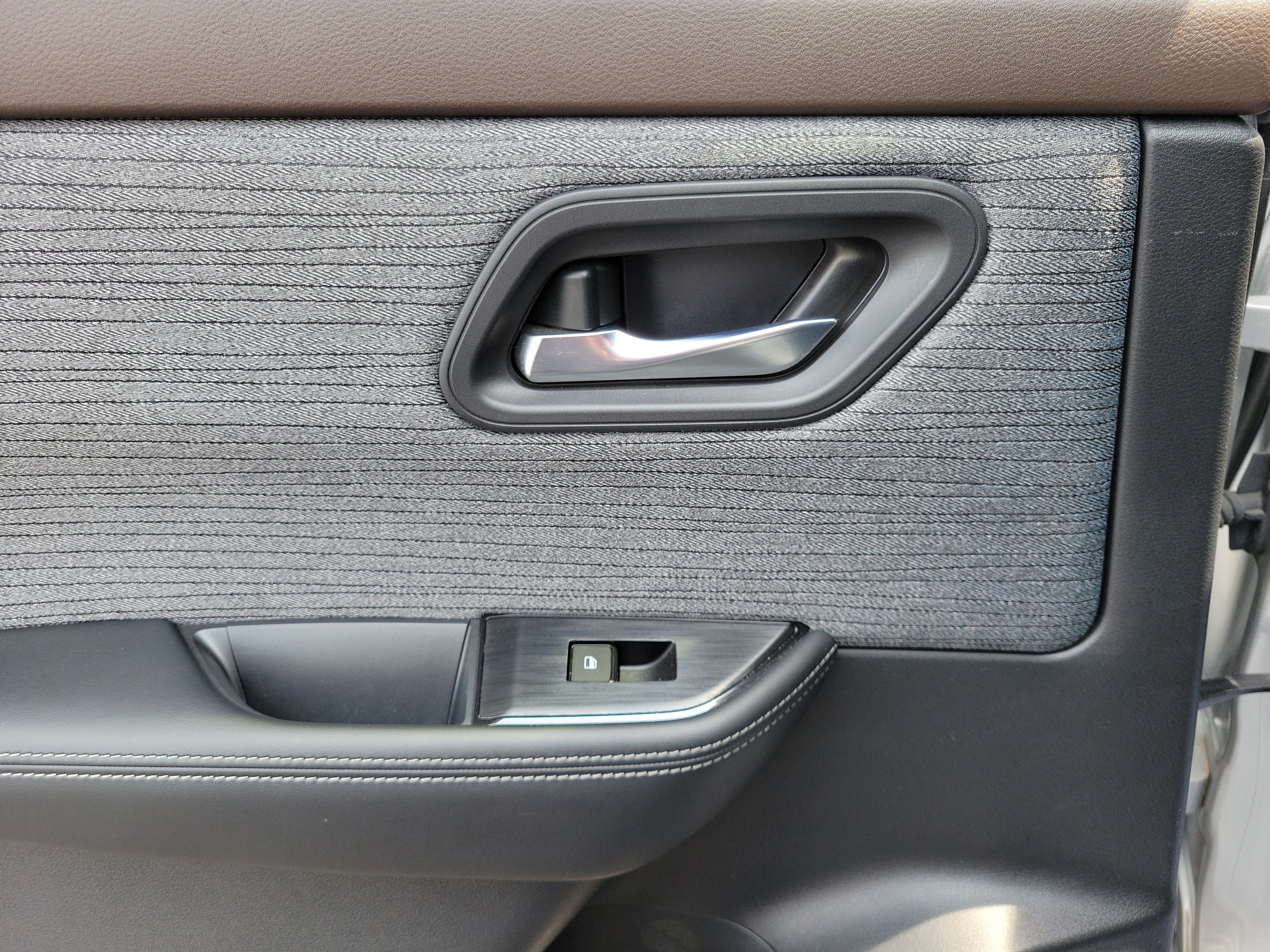 Certified 2023 Nissan Rogue SV AWD/4WD image 12