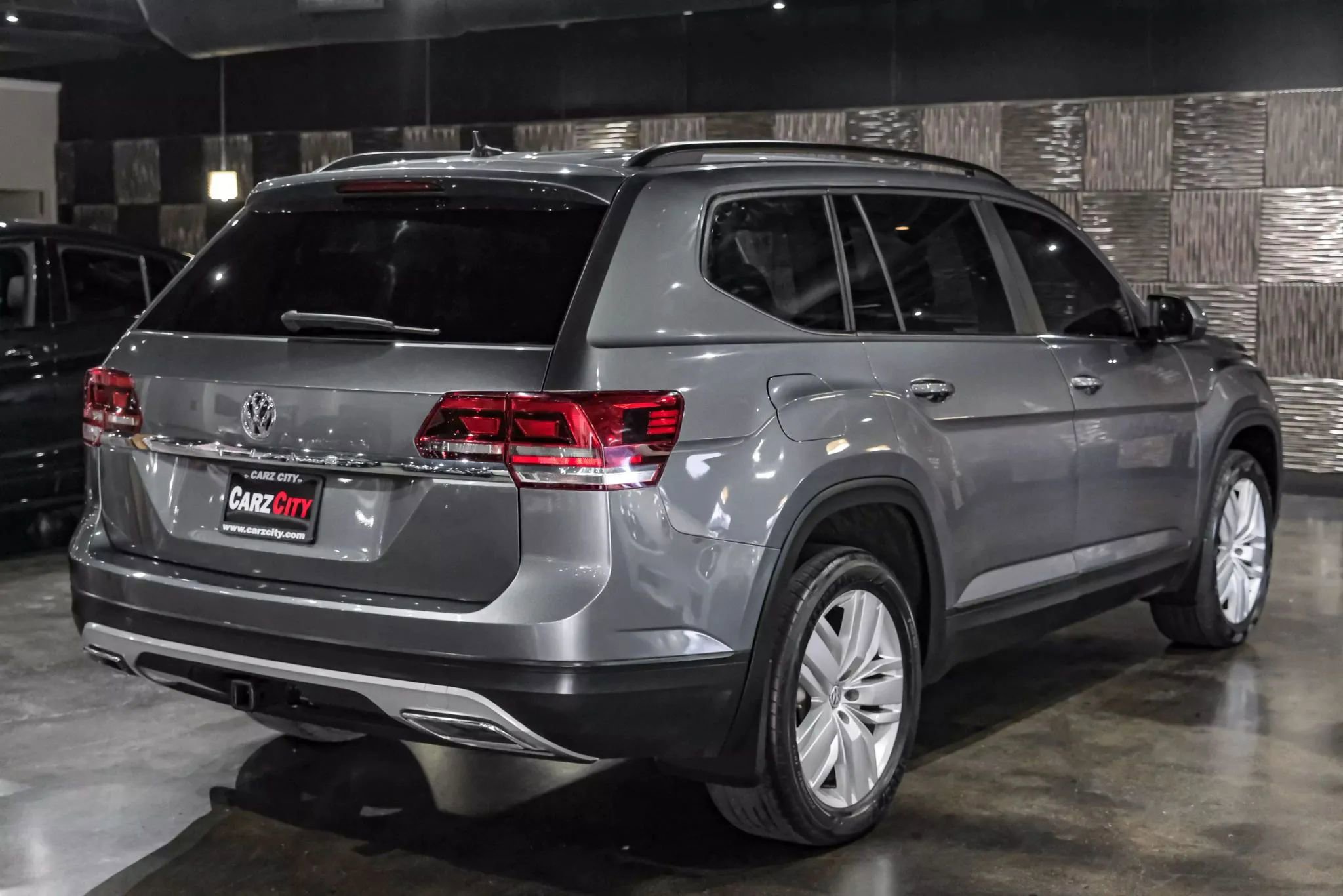 Used 2020 Volkswagen Atlas SE w/ Towing Package image 7