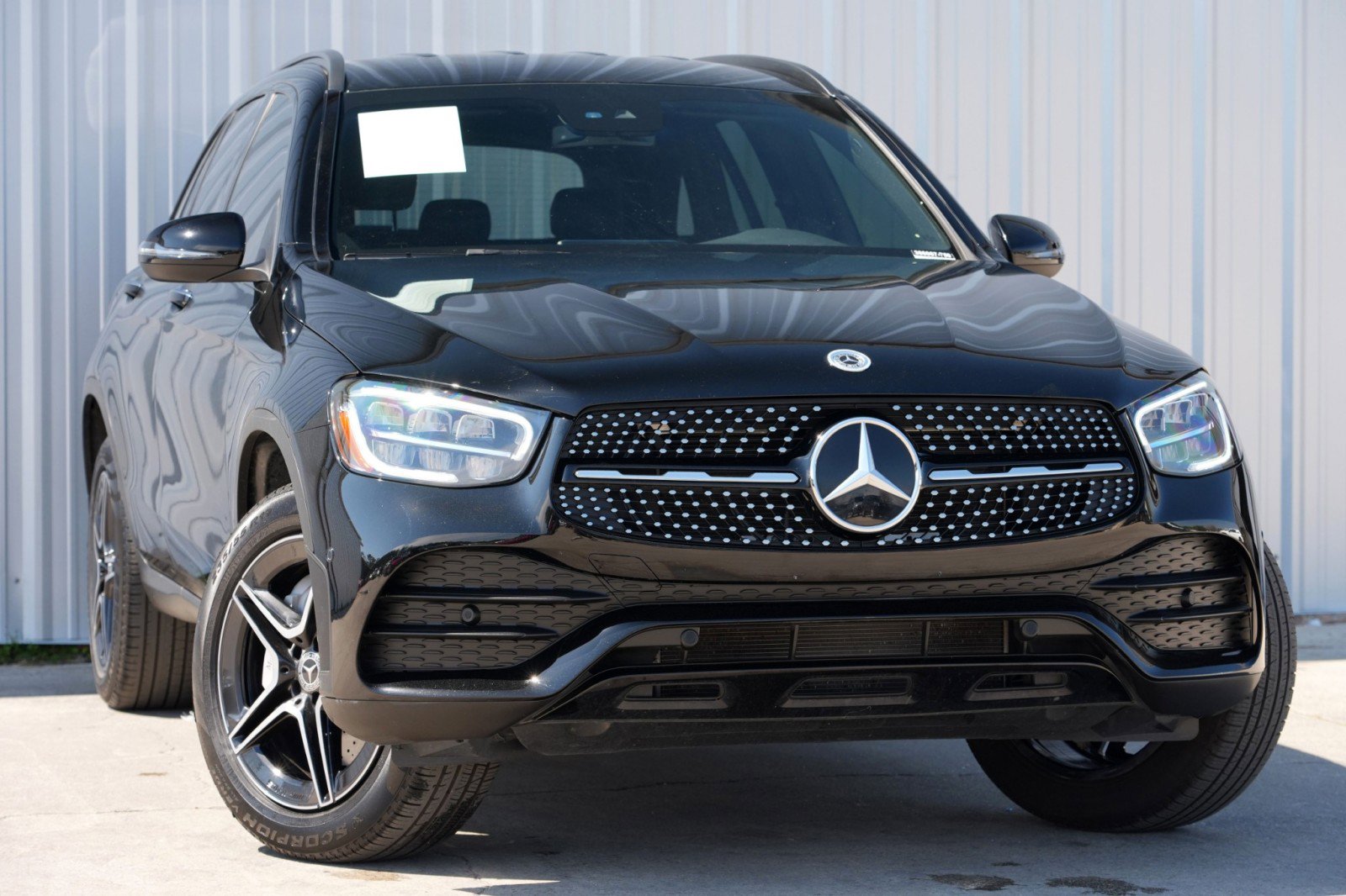 Used 2022 Mercedes-Benz GLC 300 4MATIC w/ AMG Line image 2
