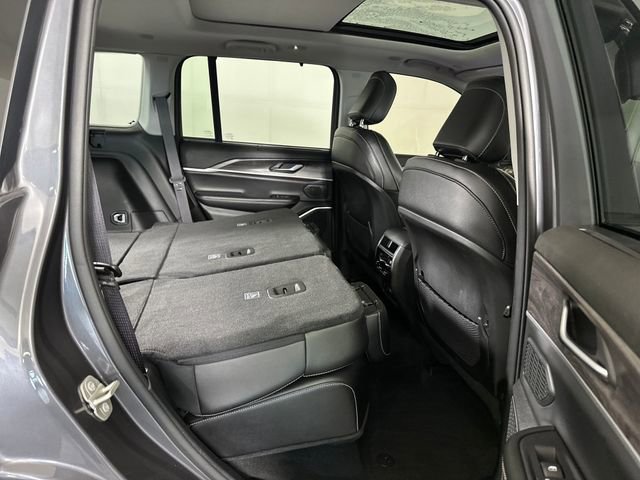 Used 2023 Jeep Grand Cherokee 30th Anniversary image 27