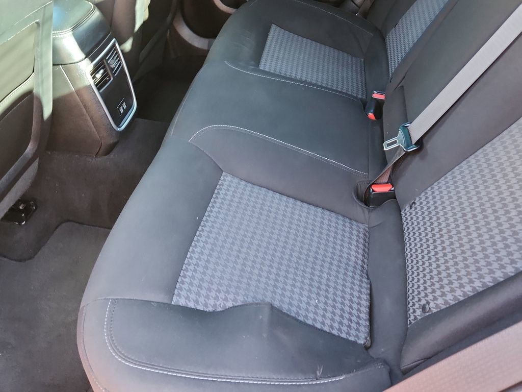 Used 2022 Dodge Charger GT image 9