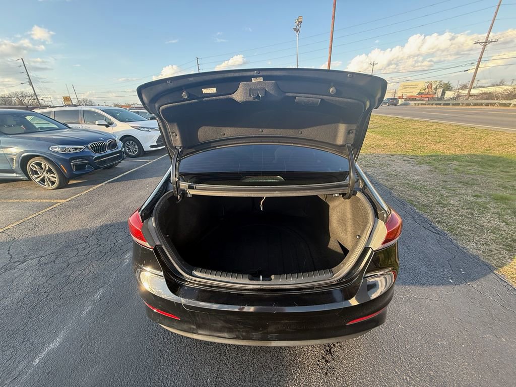 Used 2017 Hyundai Elantra Value Edition image 5