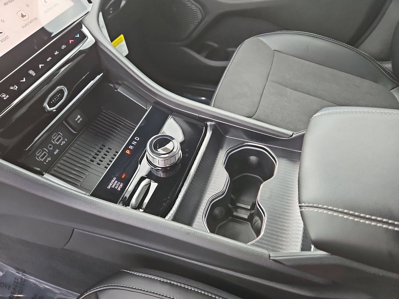New 2026 Jeep Grand Cherokee Altitude AWD/4WD image 30