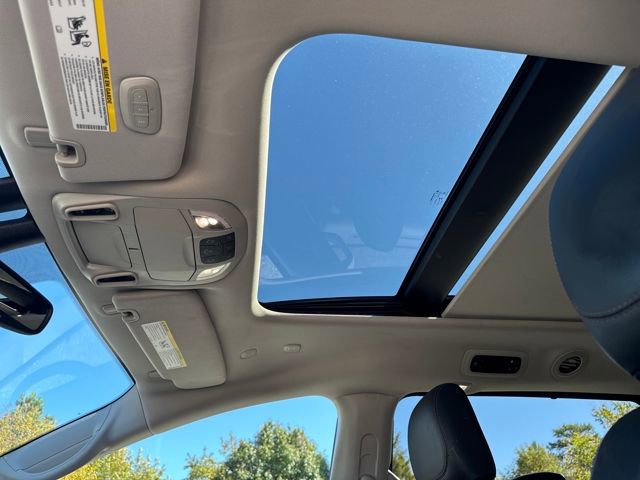 Used 2020 Chrysler Pacifica Touring-L Plus w/ Tire & Wheel Group image 21