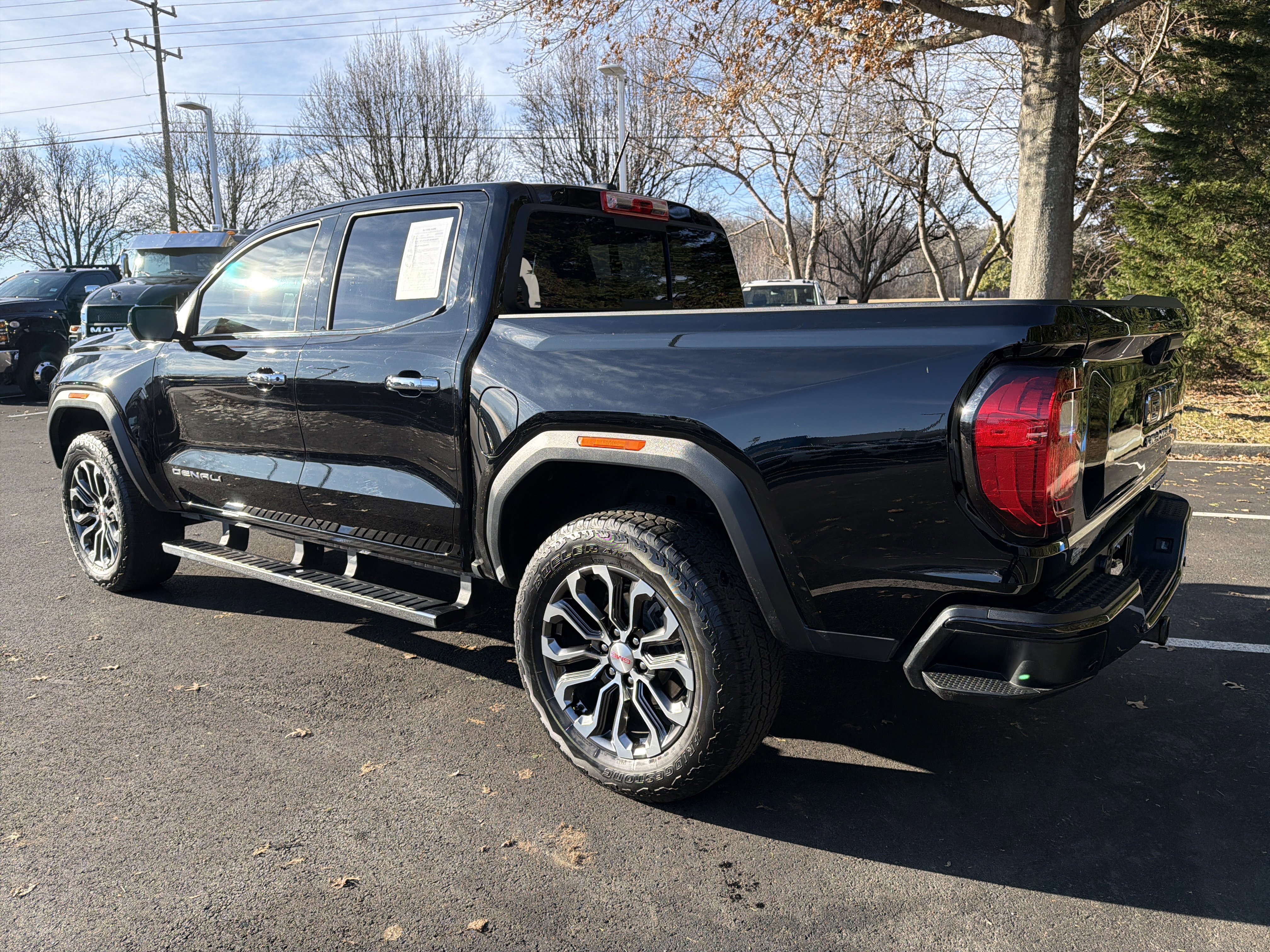 Used 2024 GMC Canyon Denali AWD/4WD image 8