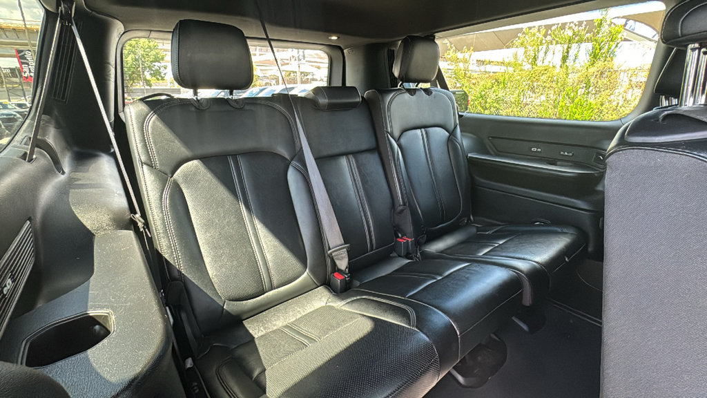 Used 2024 Jeep Wagoneer L Series II RWD image 21