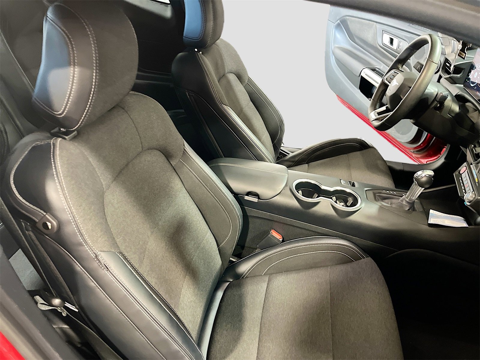 Used 2024 Ford Mustang Coupe image 27