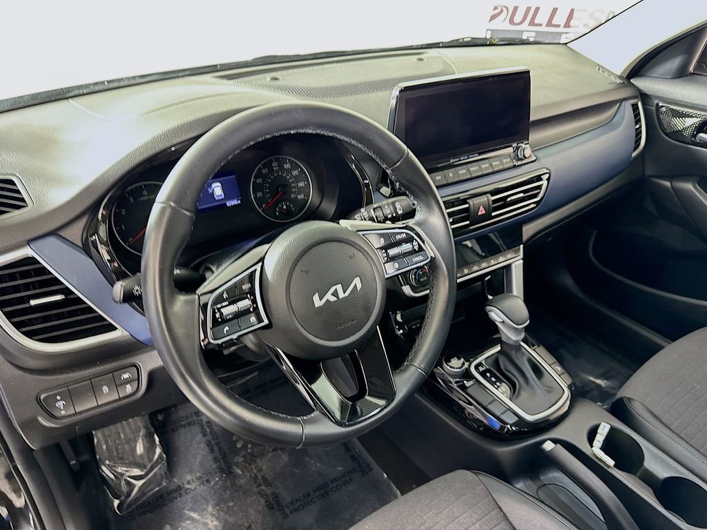 Used 2023 Kia Seltos S w/ Navigation Package image 9