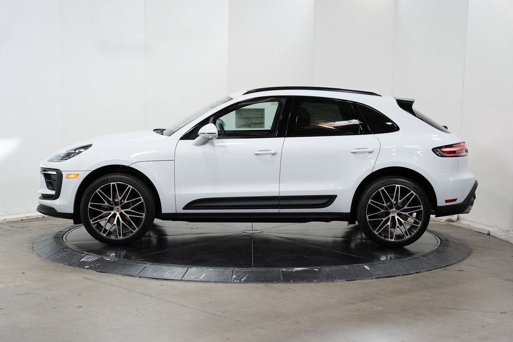 Used 2024 Porsche Macan image 2