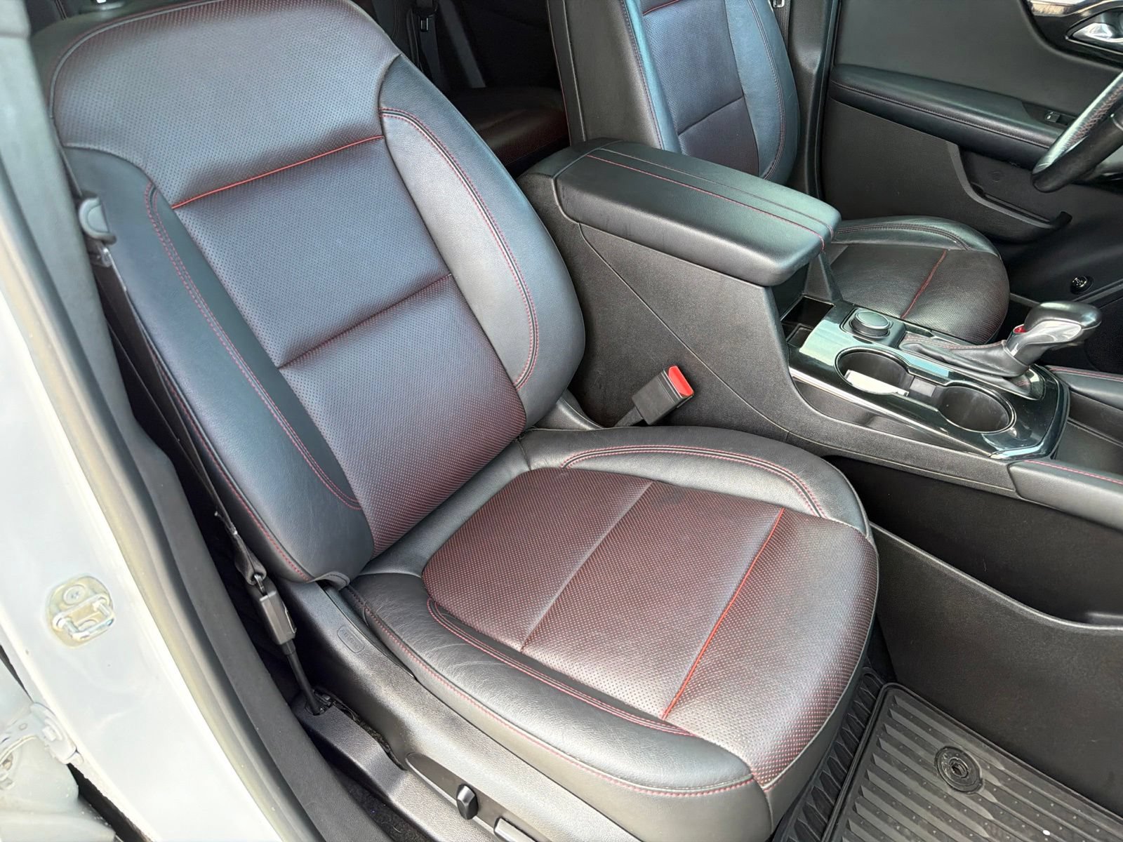 Used 2019 Chevrolet Blazer RS FWD image 11