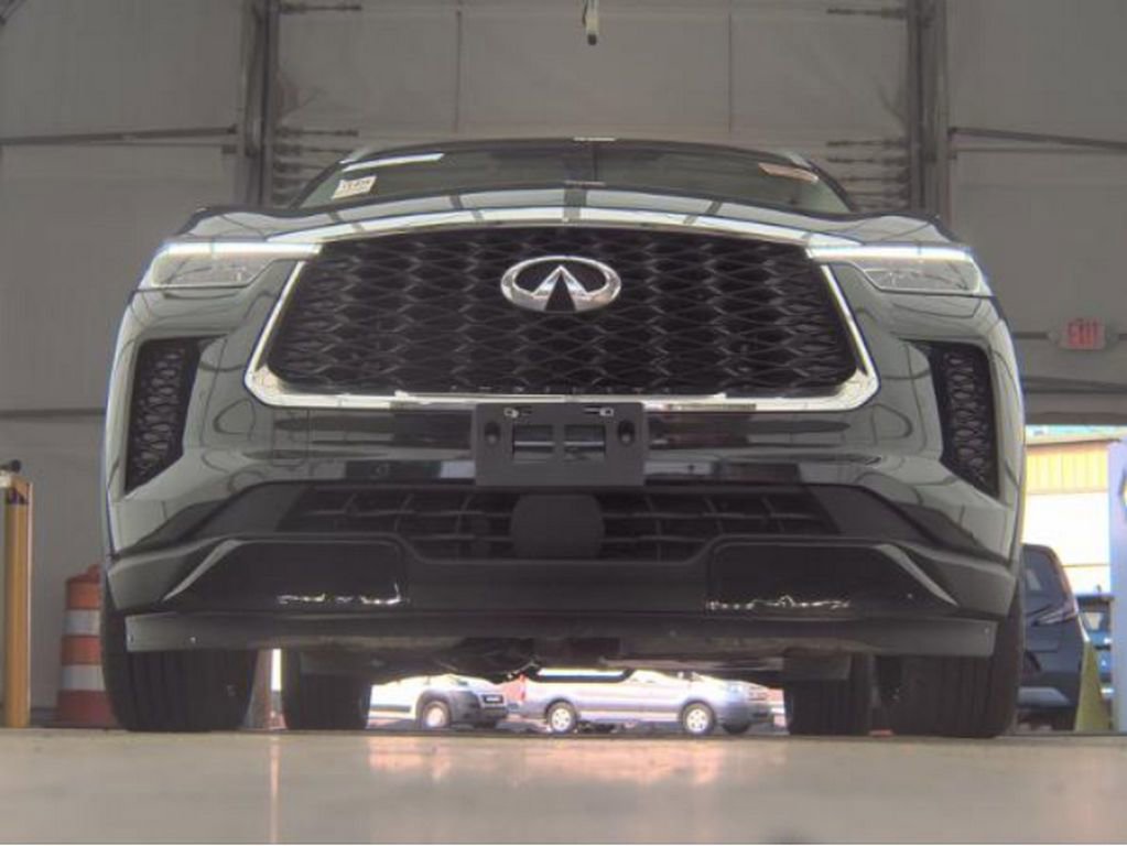 Used 2023 INFINITI QX60 Luxe w/ Cargo Package AWD/4WD image 3
