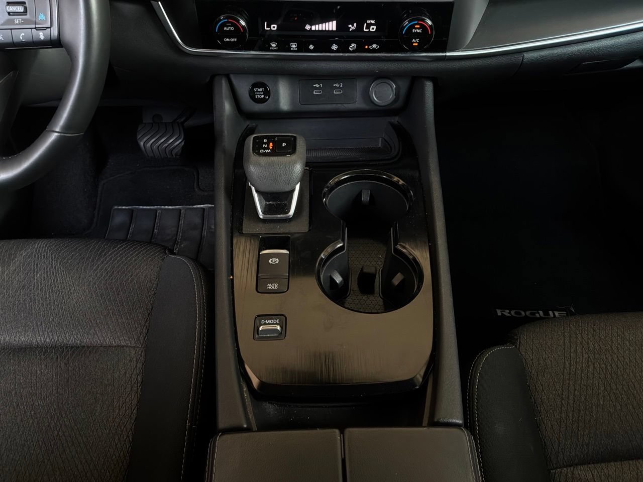 Used 2025 Nissan Rogue SV FWD image 15
