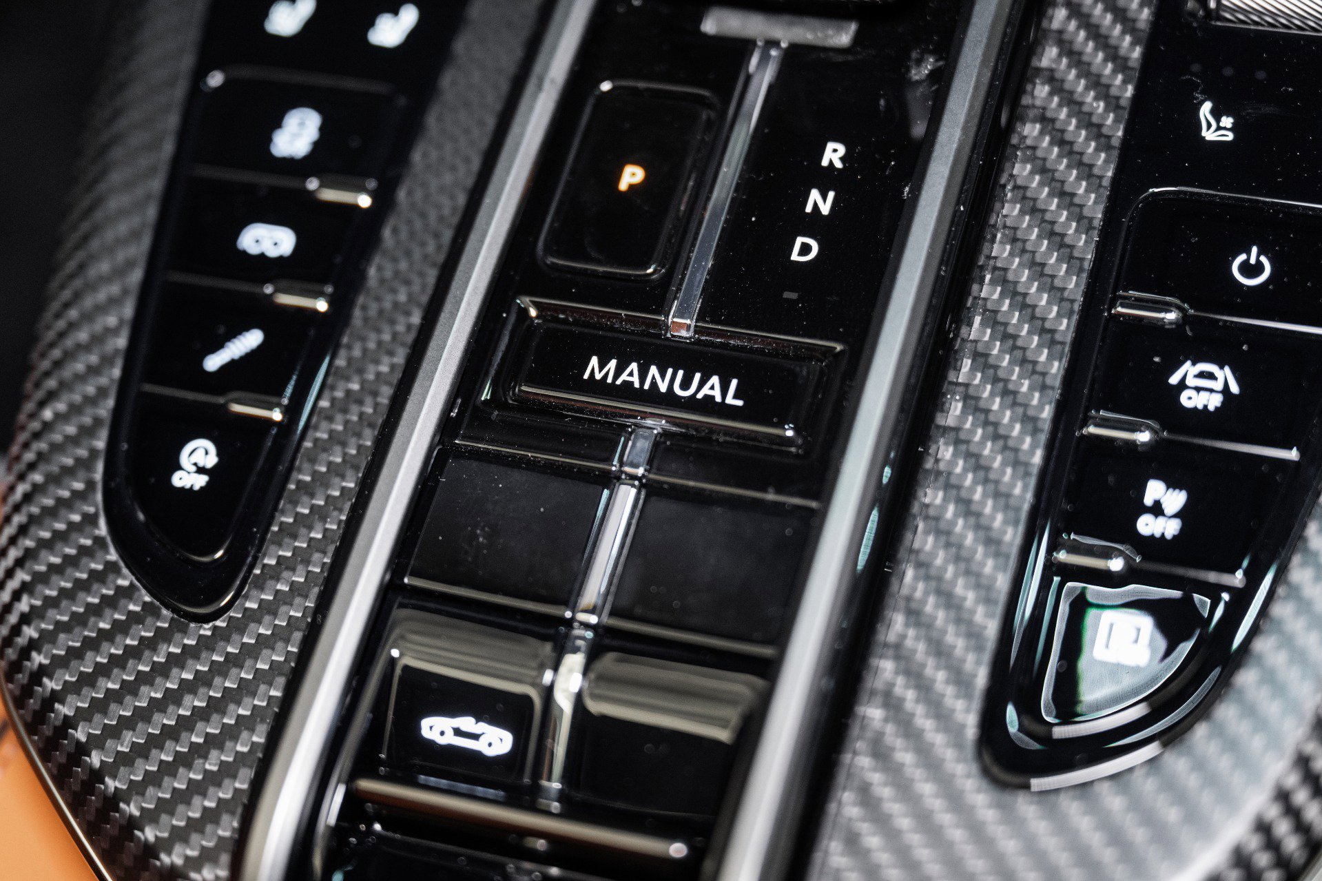 New 2026 Aston Martin V8 Vantage Roadster image 29