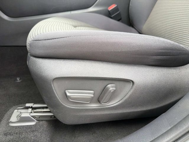 Certified 2025 Toyota Highlander LE FWD image 10