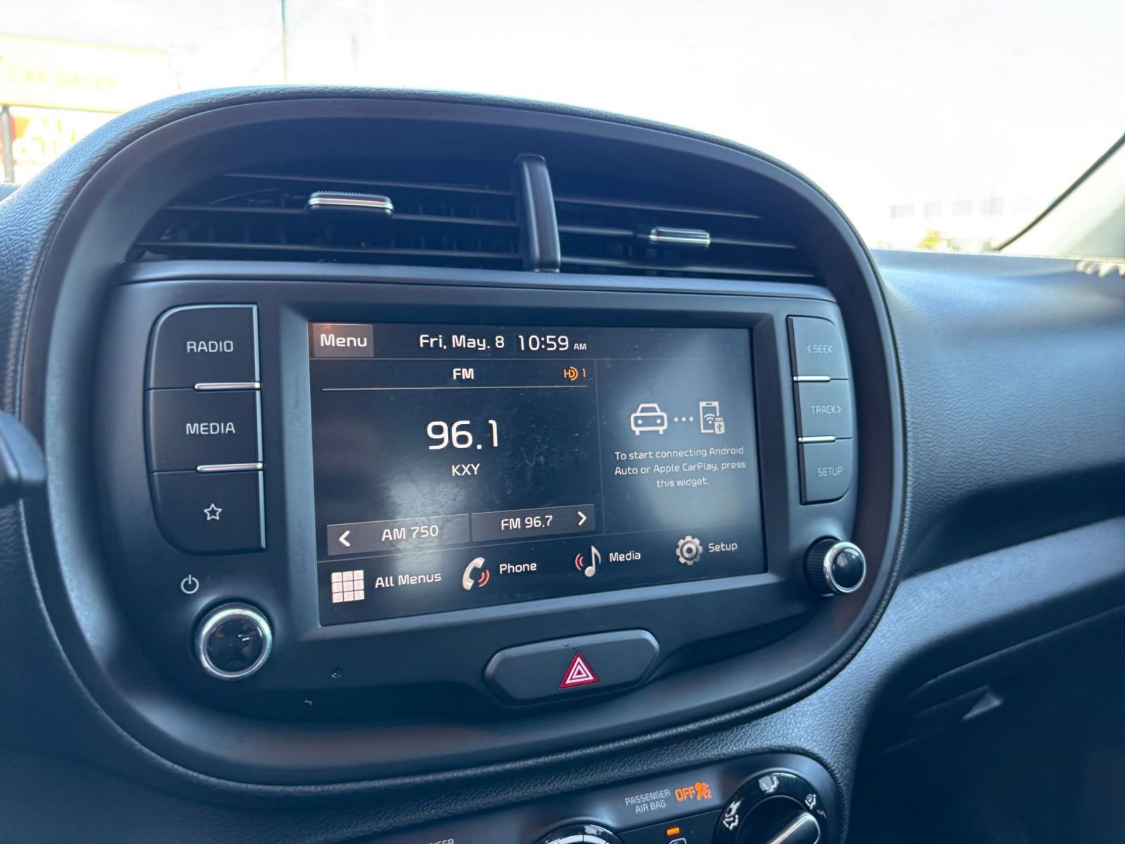 Used 2025 Kia Soul LX w/ LX Technology Package FWD image 20