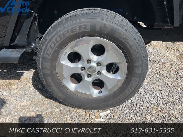 Used 2014 Jeep Wrangler Unlimited Sahara w/ Dual Top Group image 5