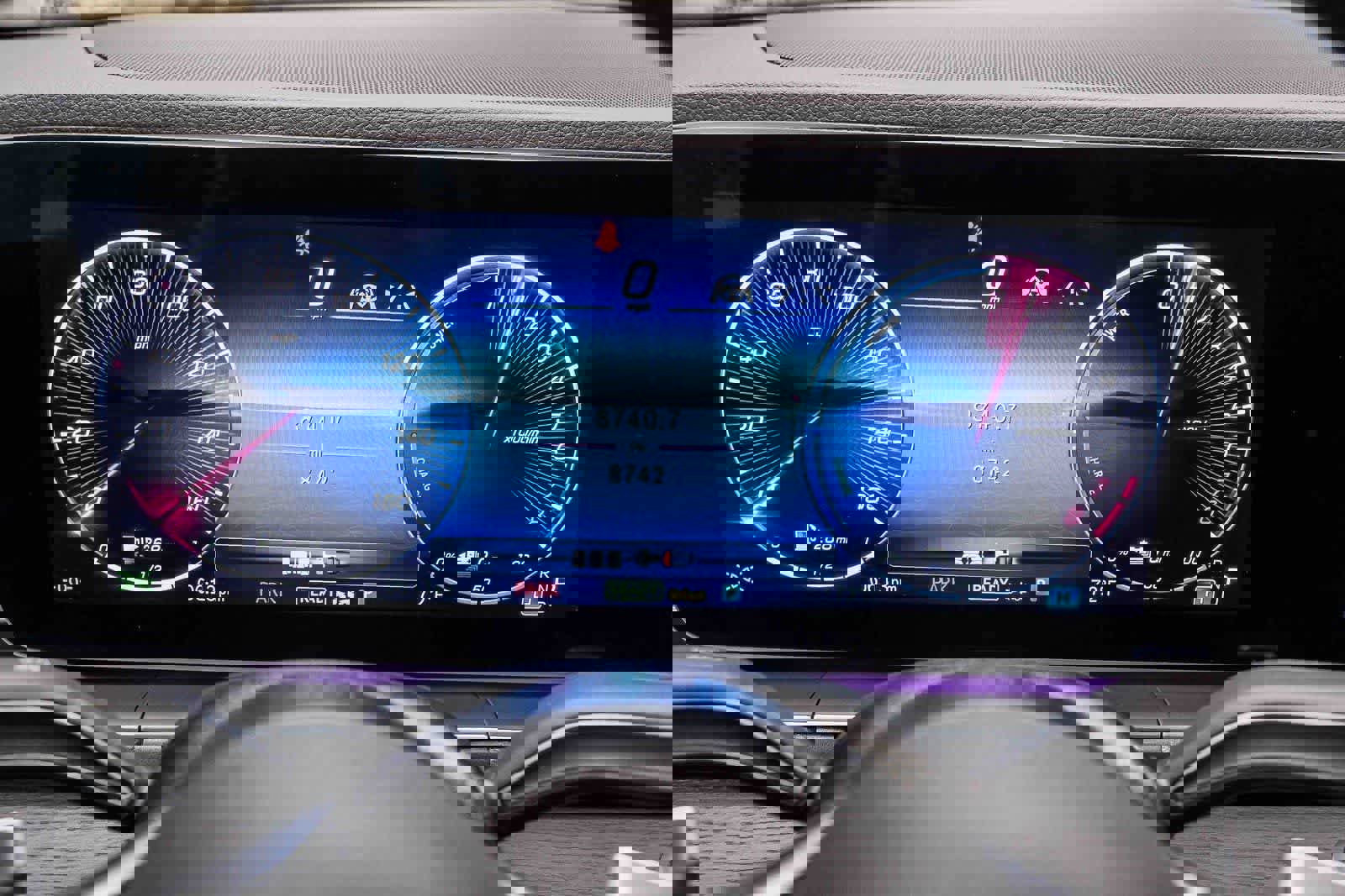 Used 2025 Mercedes-Benz GLE 450e 4MATIC image 23