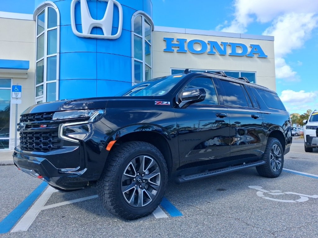 Used 2023 Chevrolet Suburban Z71 w/ Luxury Package image 1