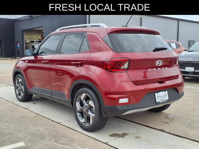 Used 2026 Hyundai Venue SEL FWD image 8