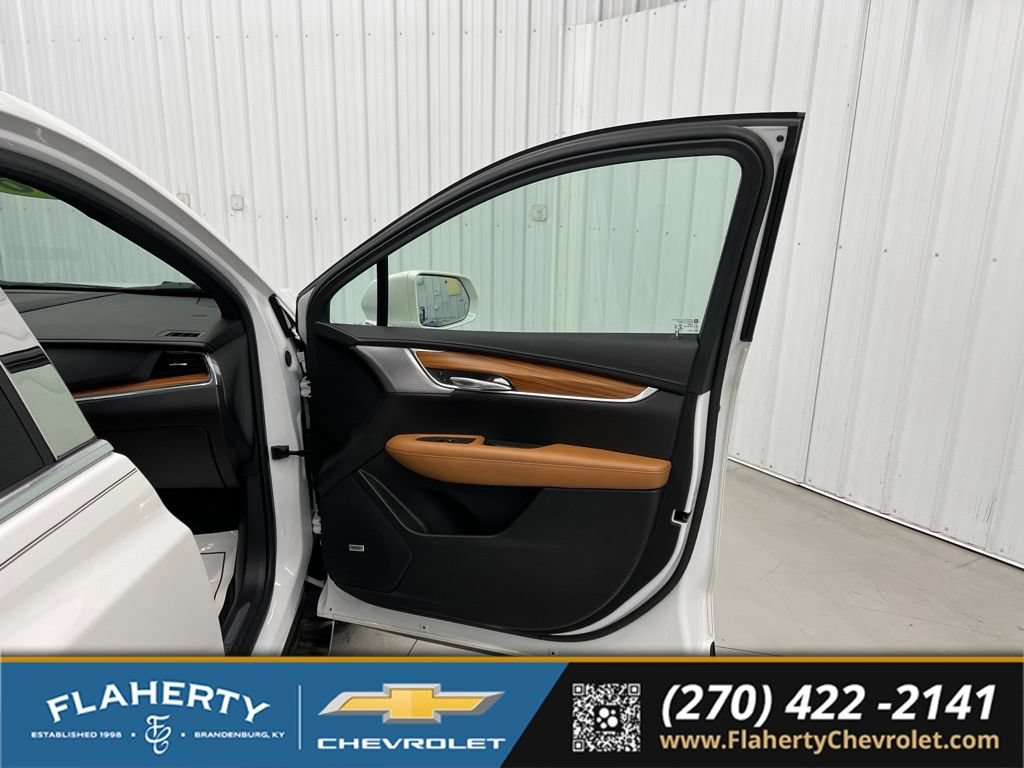Used 2020 Cadillac XT5 Premium Luxury w/ LPO, Floor Liner Package AWD/4WD image 14