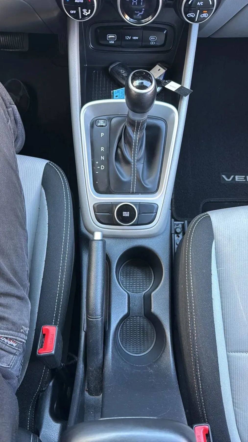 Used 2024 Hyundai Venue SEL image 19