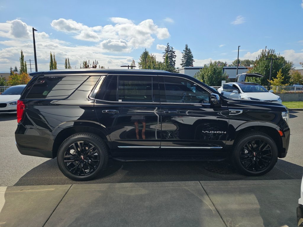 Used 2022 GMC Yukon SLT w/ SLT Luxury Package AWD/4WD image 8