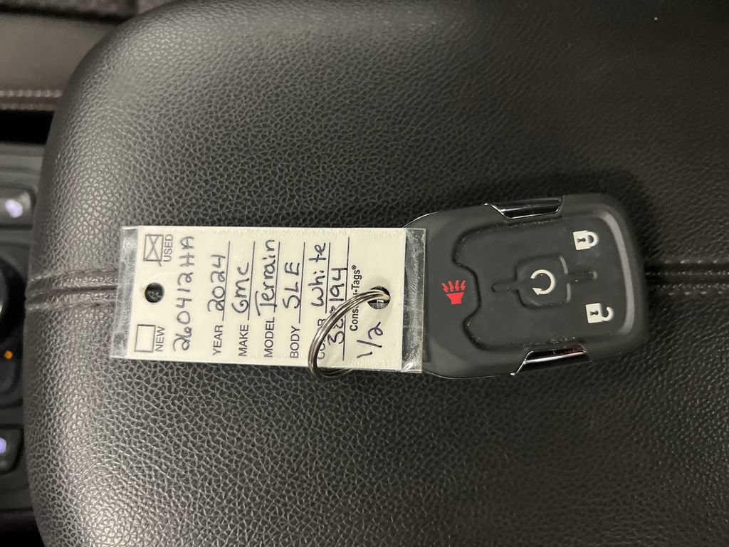 Certified 2024 GMC Terrain SLE w/ Driver Convenience Package AWD/4WD image 29