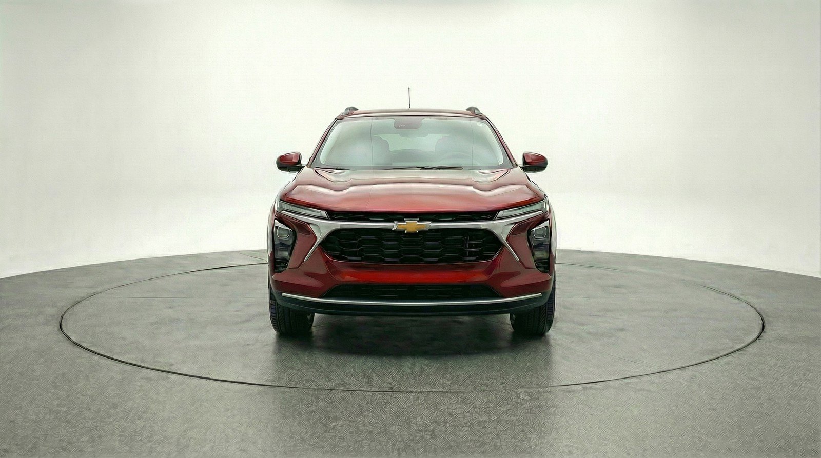 Used 2025 Chevrolet Trax LT FWD image 2