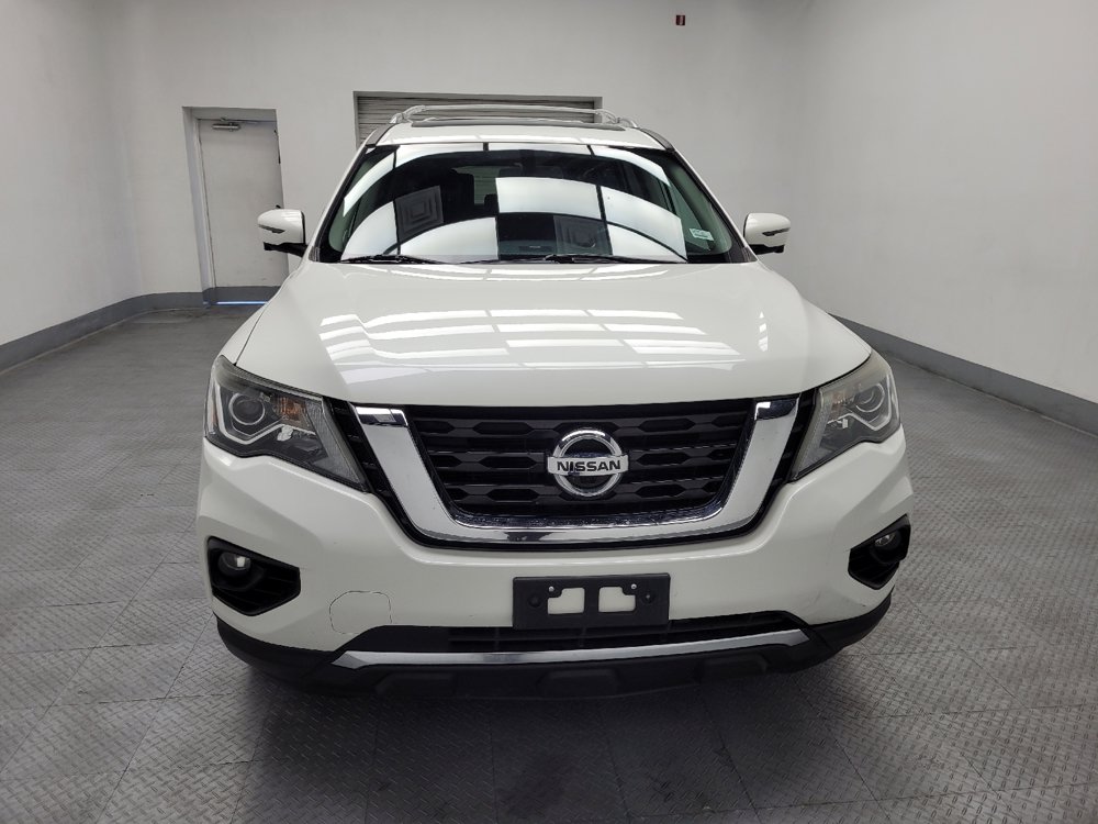 Used 2019 Nissan Pathfinder Platinum FWD image 14