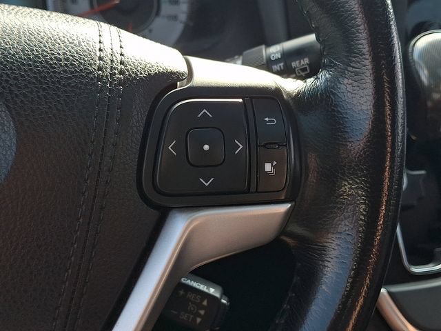Used 2016 Toyota Sienna SE w/ SE Preferred Package FWD image 23