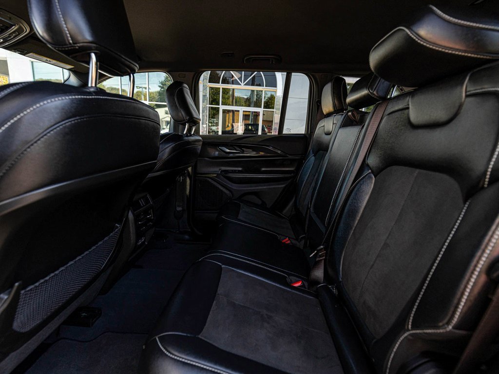 Used 2023 Jeep Grand Cherokee Altitude image 27