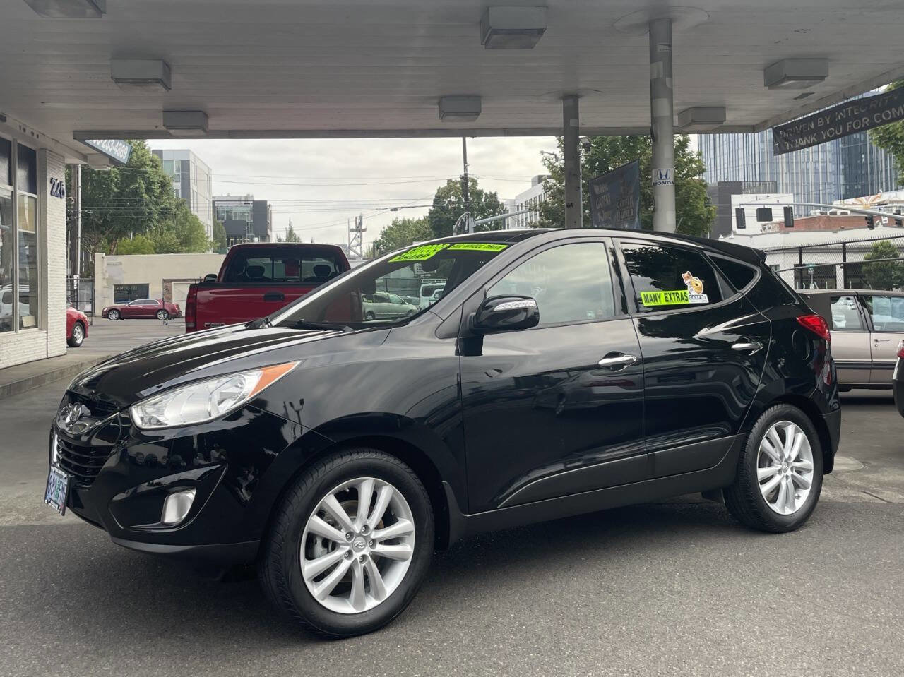 Used 2012 Hyundai Tucson Limited w/ Premium Pkg image 2