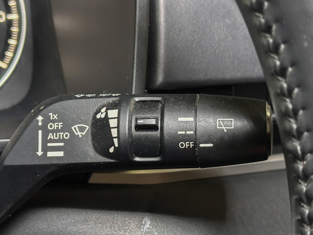 Used 2024 Mitsubishi Outlander AWD image 39