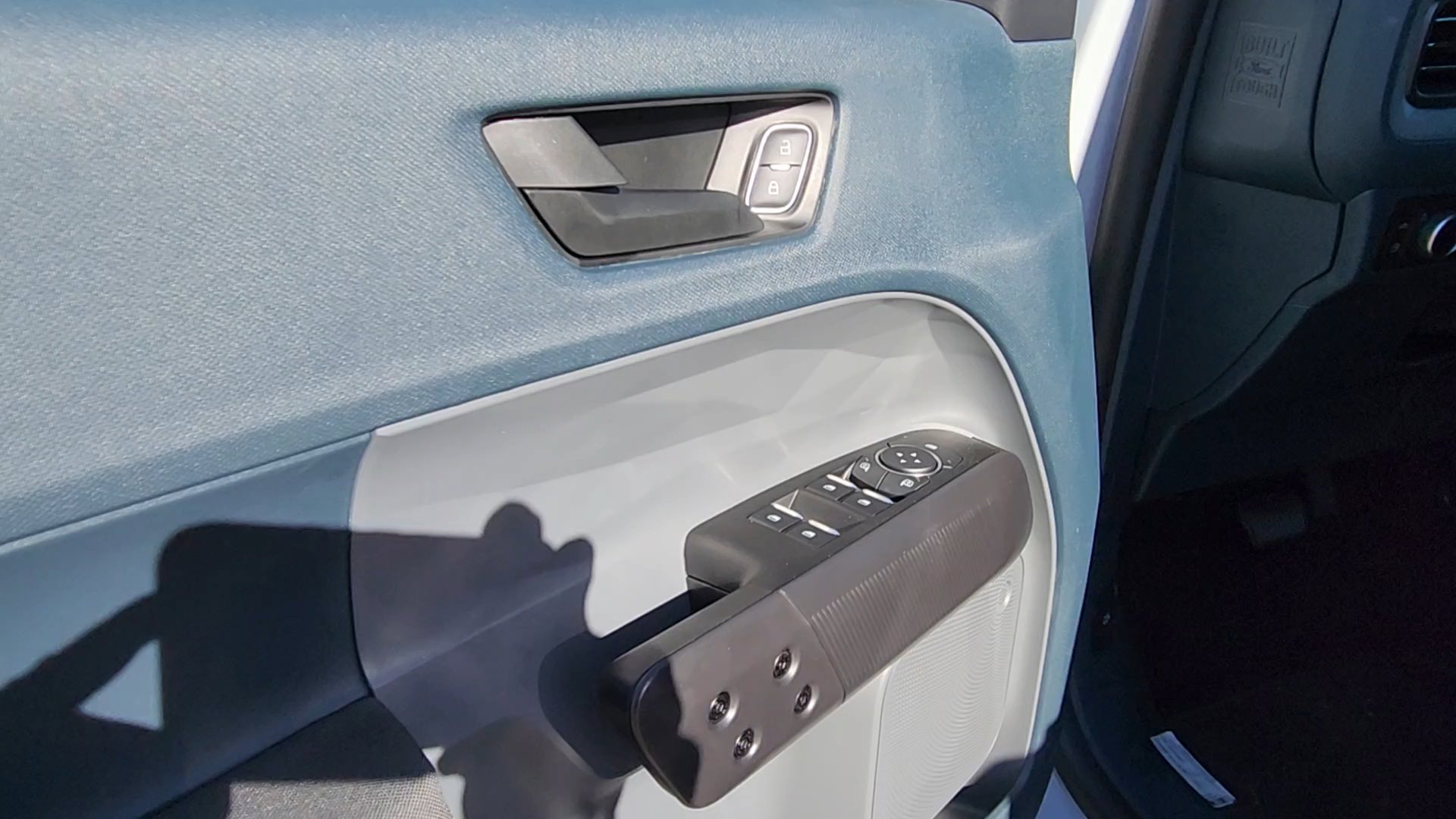 New 2025 Ford Maverick XL w/ Equipment Group 101A image 17