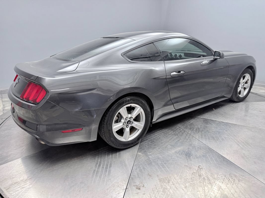 Used 2017 Ford Mustang Coupe RWD image 5