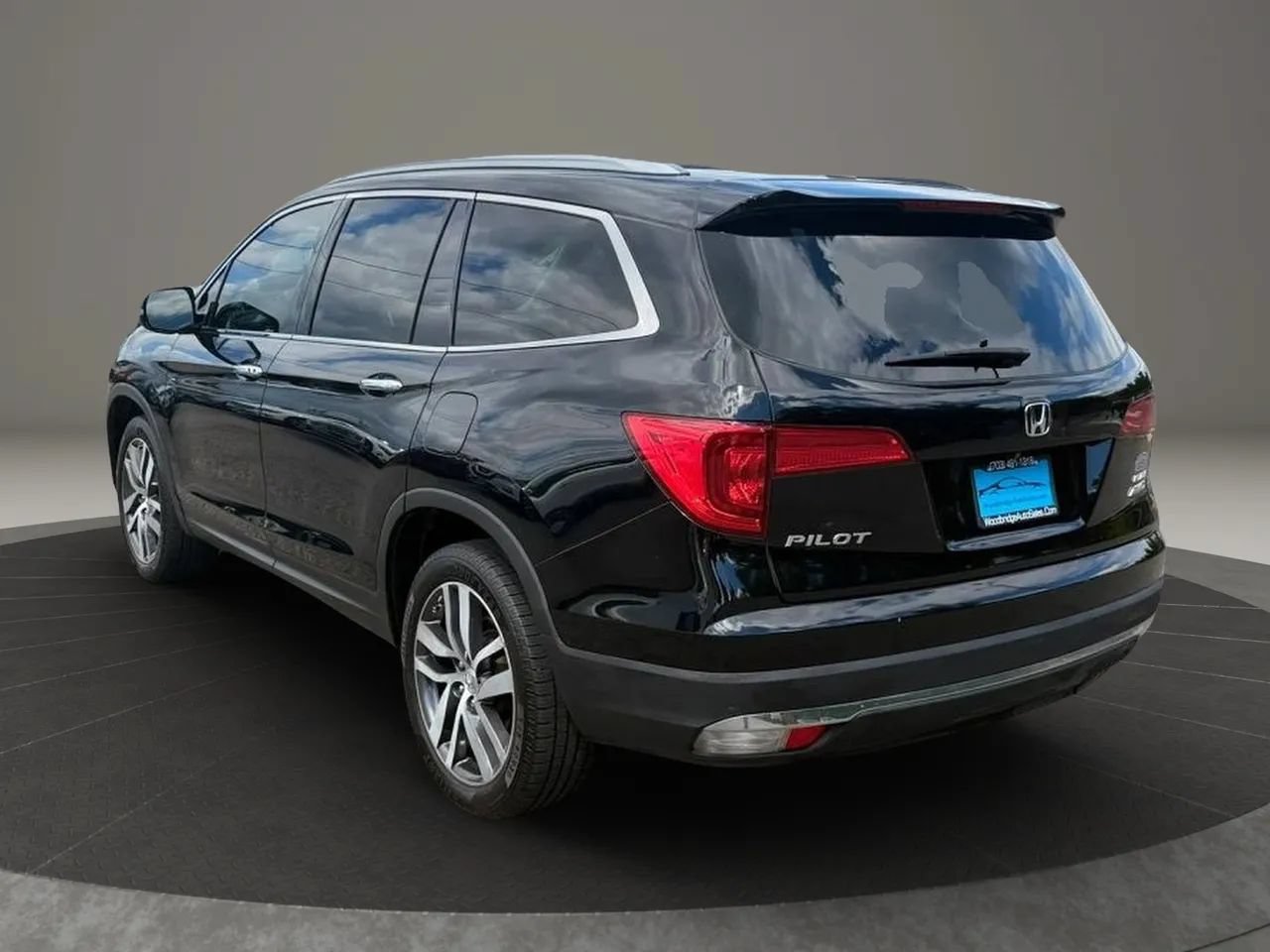 Used 2018 Honda Pilot Elite image 6
