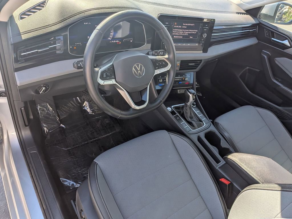 Used 2025 Volkswagen Jetta SE image 13