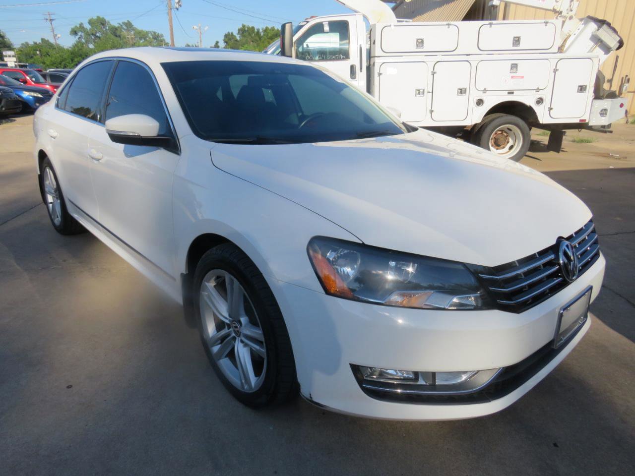 Used 2013 Volkswagen Passat TDI SEL Premium image 3