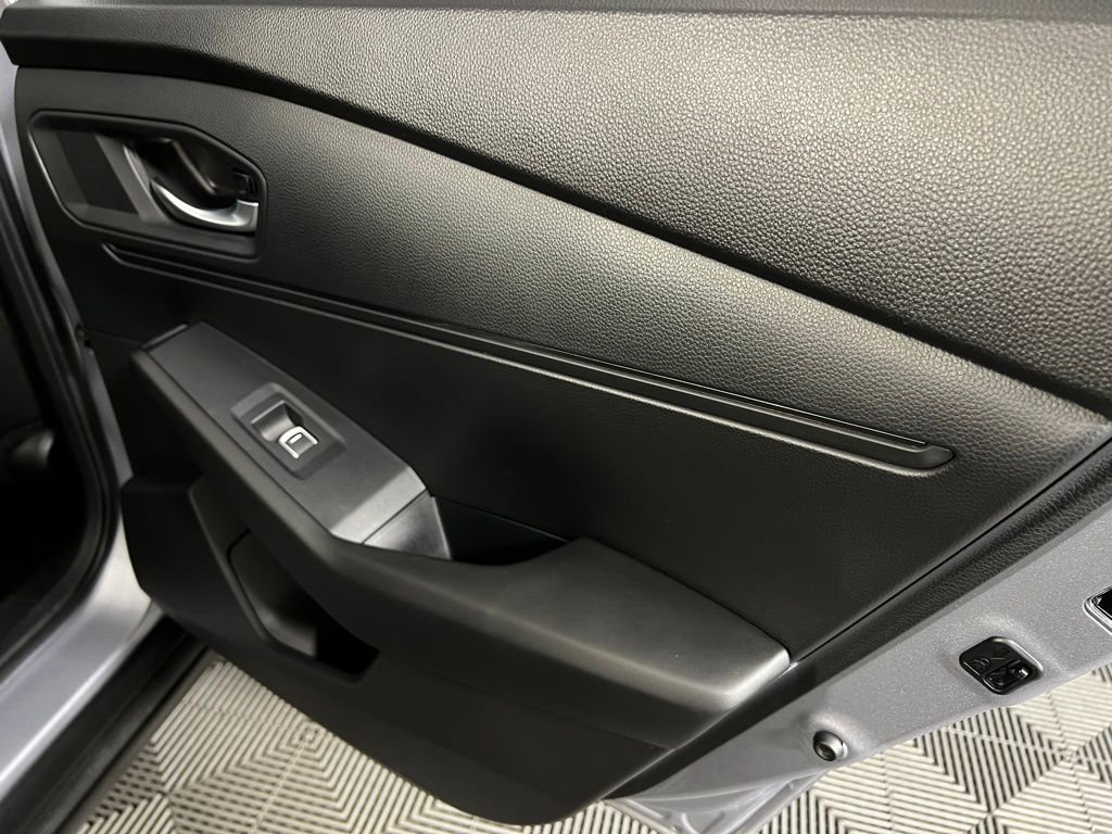 Used 2025 Honda Accord Sport image 30