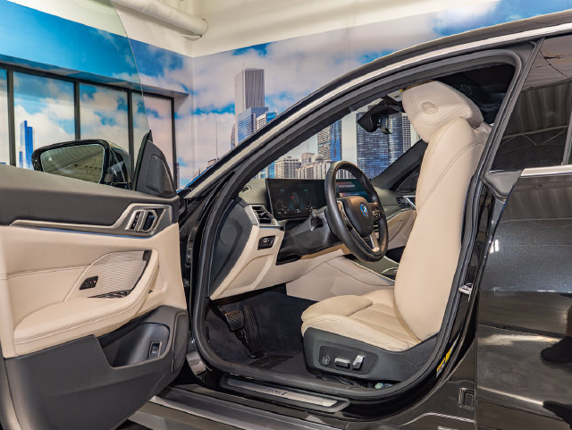 Used 2023 BMW i4 eDrive35 w/ Premium Package RWD image 13